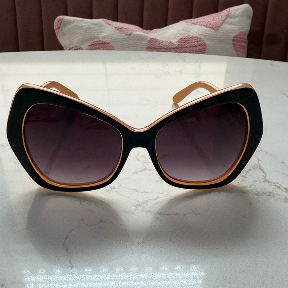Chic Black and Gold Sunglasses
